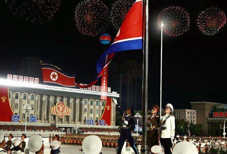 紀念朝鮮戰爭70週年,朝鮮半夜閱兵,釋放了什麼信號?