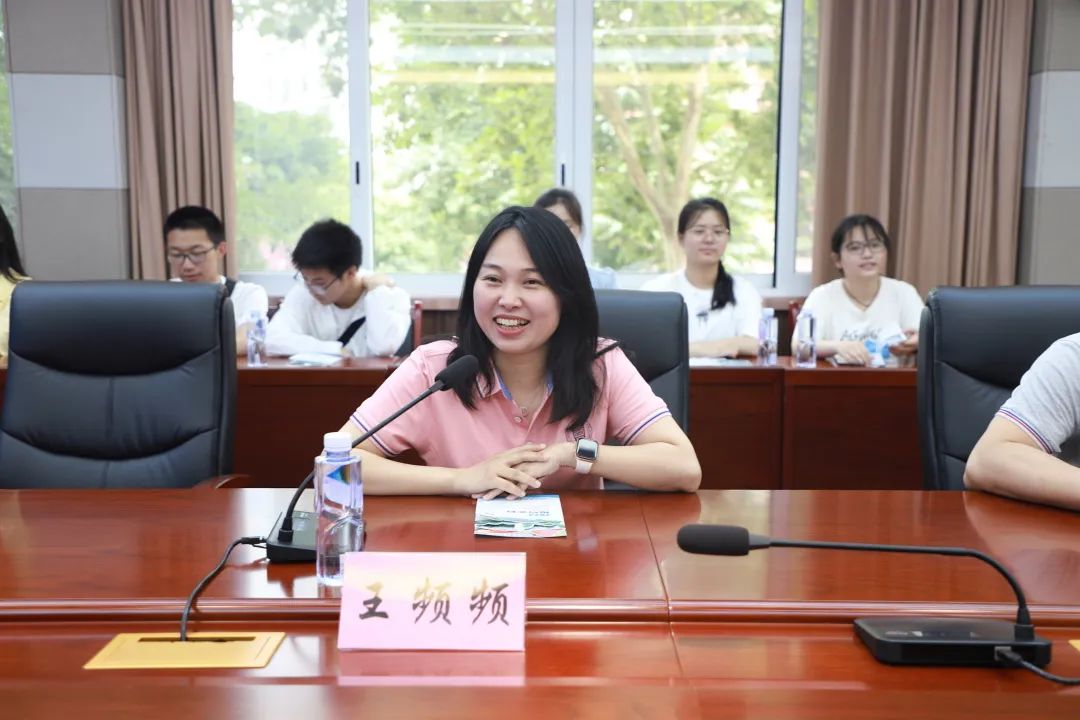 北京科技大学到南充市白塔中学举行优质生源基地授牌仪式