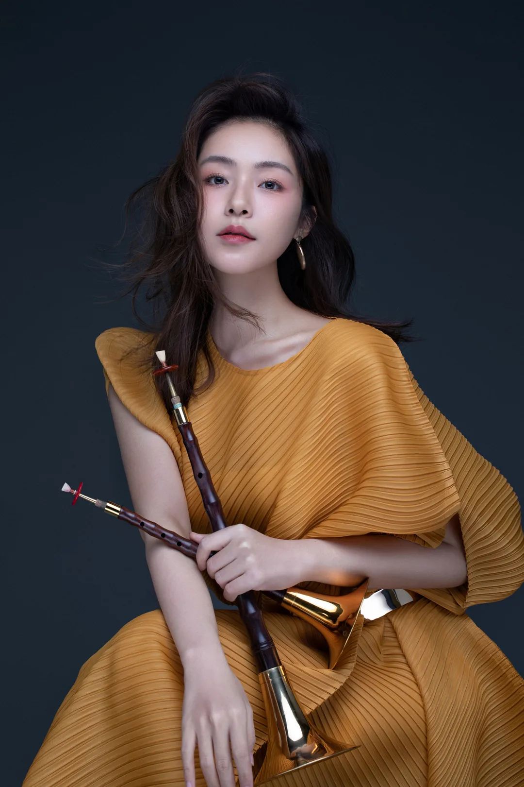 土味唢呐也可以很"靓丽",这位姑娘吹出国内首个唢呐博士