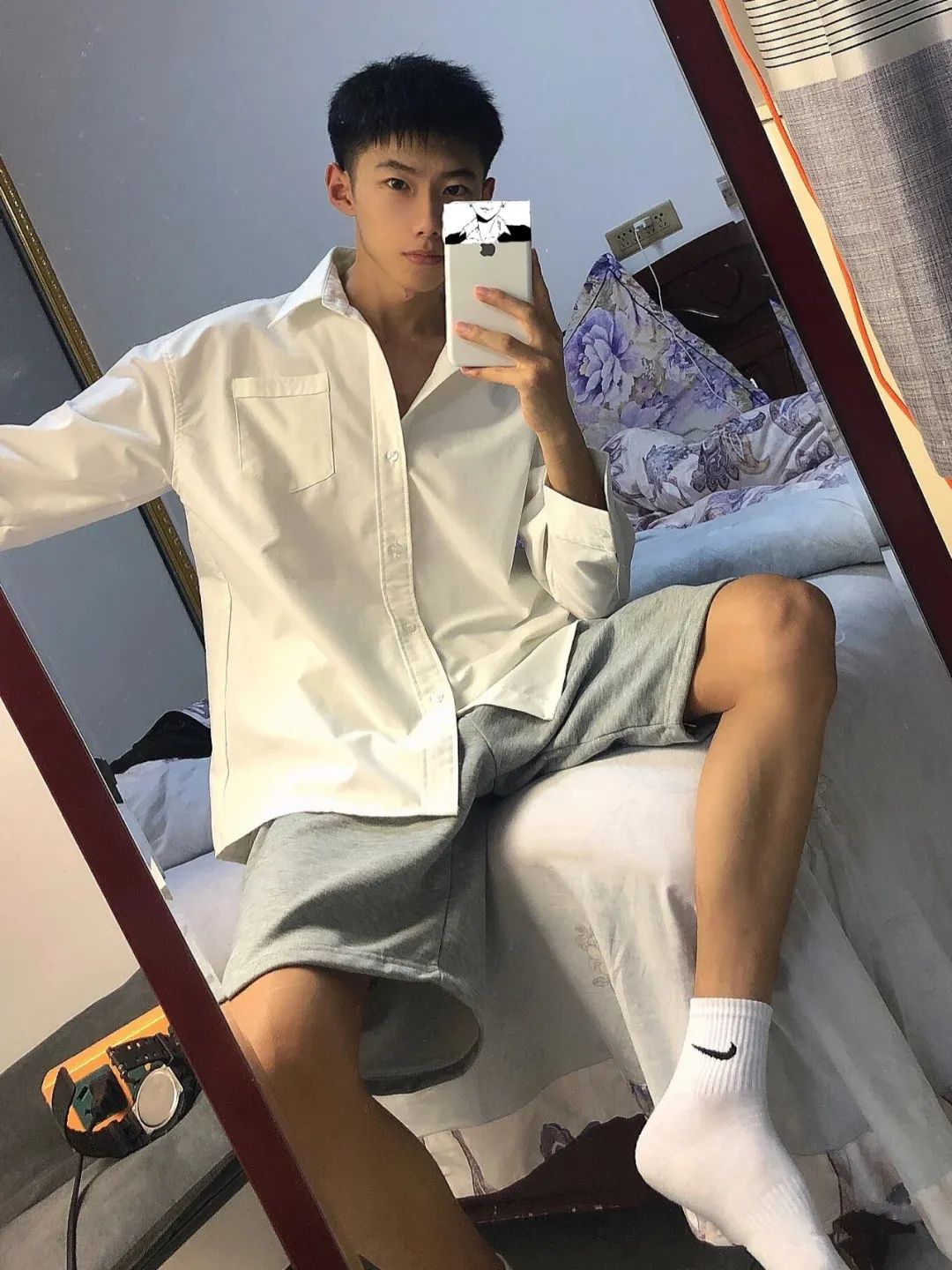 18岁清新白袜小奶狗,8块腹肌公狗腰,满满少年感,网友很激动?