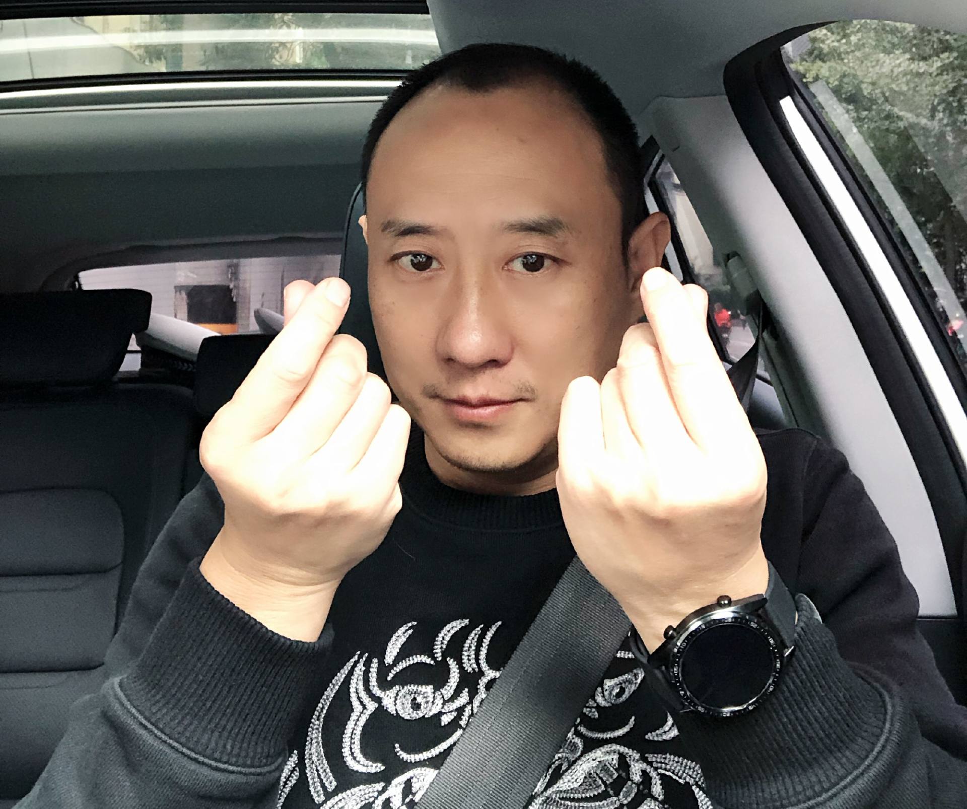 回顾交警谭乔:离婚两次,三婚娶小21岁妻子,抑郁3年,如今怎样了