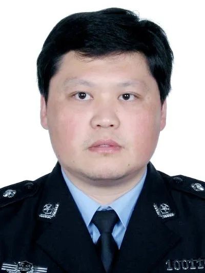 庆祝建党百年 致敬公安英雄 | 刘建刚:帮扶困难群众的暖心交警