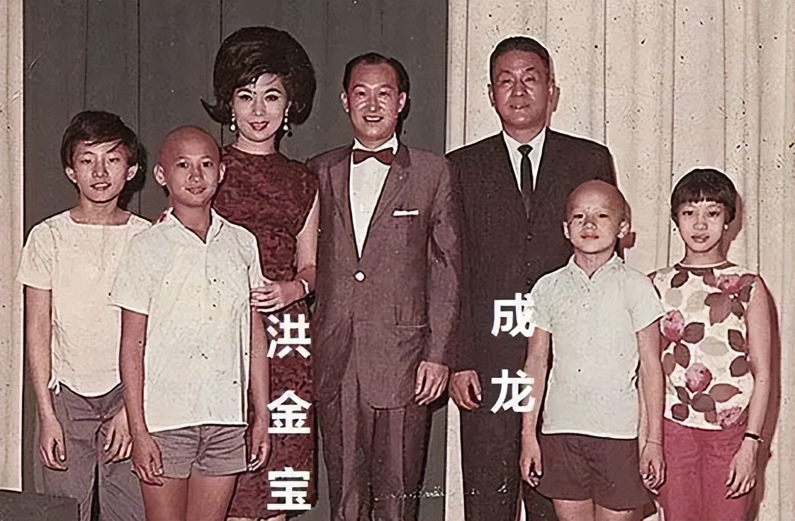 洪金宝有多牛?成龙见他秒变小迷弟,凭一己之力捧红整个洪家班!