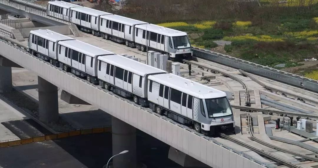 采用胶轮制式的上海地铁浦江线 图/东方新闻