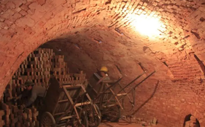 回顾"宜宾高启强"曹培均被捕,情绪失控供出保护伞,仍难改命运