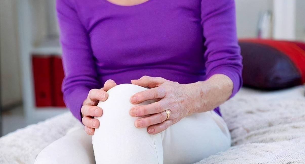 老了以后经常感到腿软没劲儿?医生告诉你原因