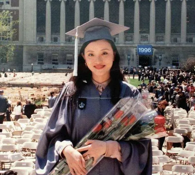杨澜直播带货错了吗