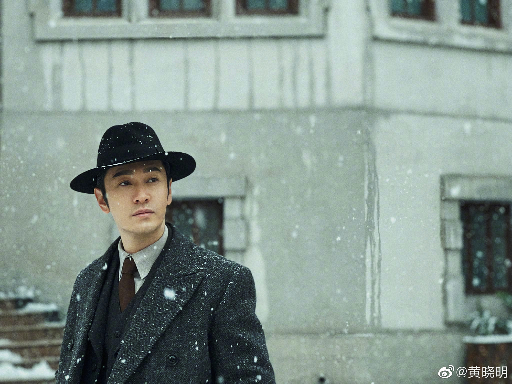 不理baby替身传闻黄晓明雪中扮许文强拍出两米八气场再回颜值巅峰