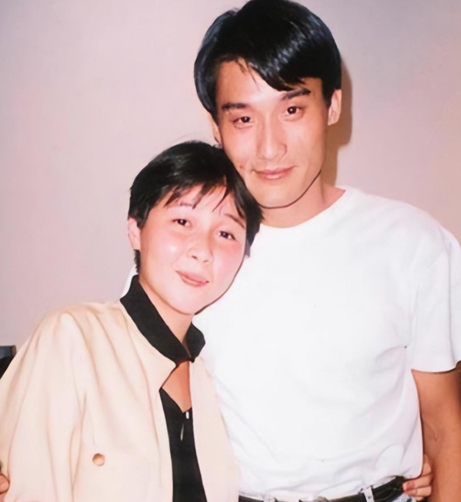 曾在一档节目中,有主持人问梁家辉:"你会担心女儿的男朋友不是好人吗"