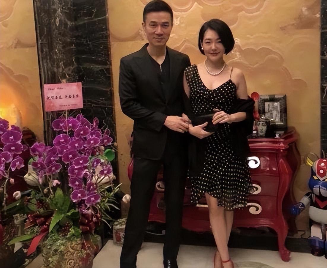 許雅鈞出軌,小s為什麼不離婚?從她結婚前的一句話可以找到答案