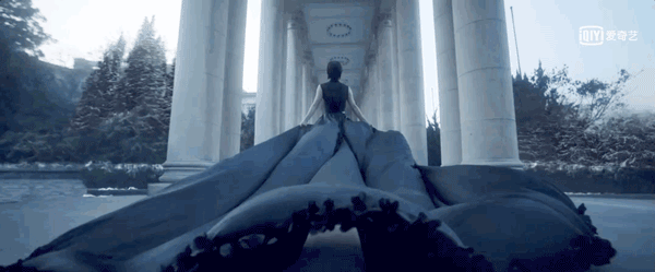 再回看《小时代》的服化道，竟“真香”了？