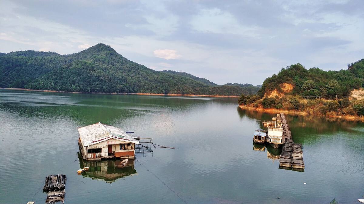 武岗山属于哪个市,周边哪些景点值得打卡,到这里玩可以吃什么