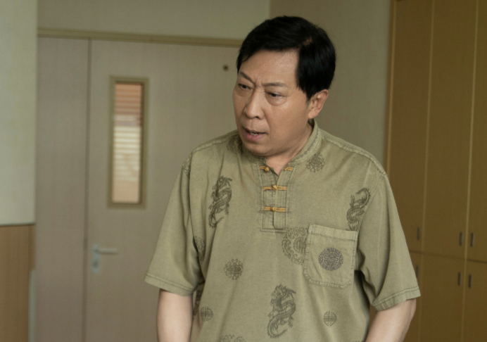 小敏家:儿子重病,陈天福悲痛欲绝,手中的哭丧手绢莫名很喜感