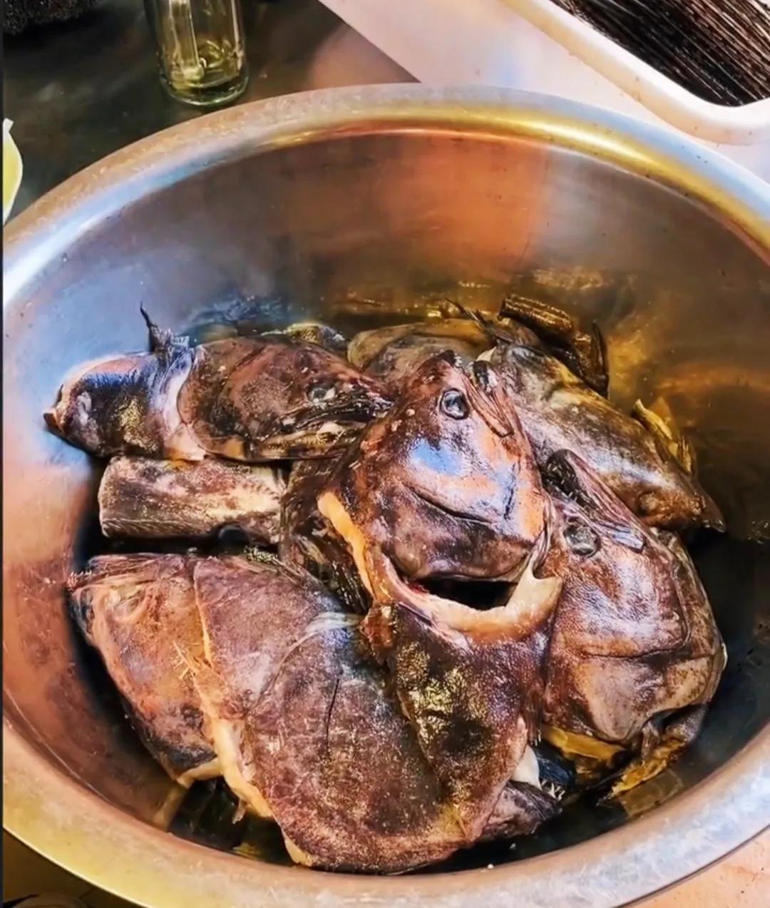 每天教你做烧烤之炭烤鲽鱼头