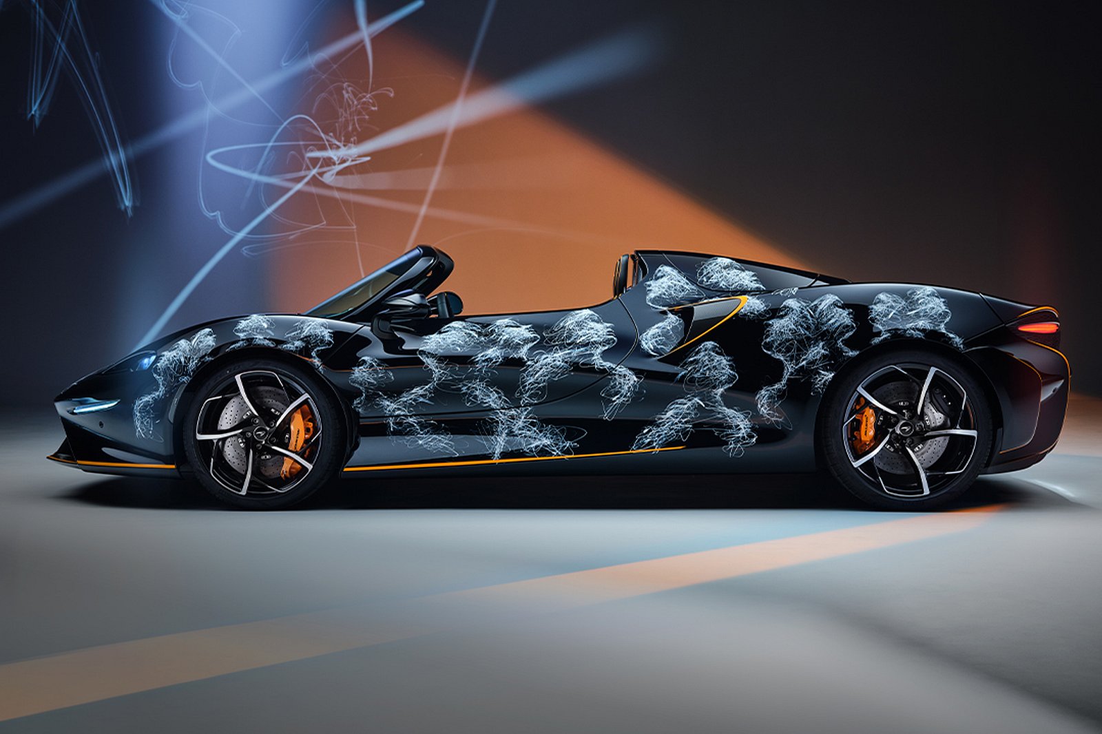 独一无二的迈凯伦elva获得法国艺术家的定制饰面