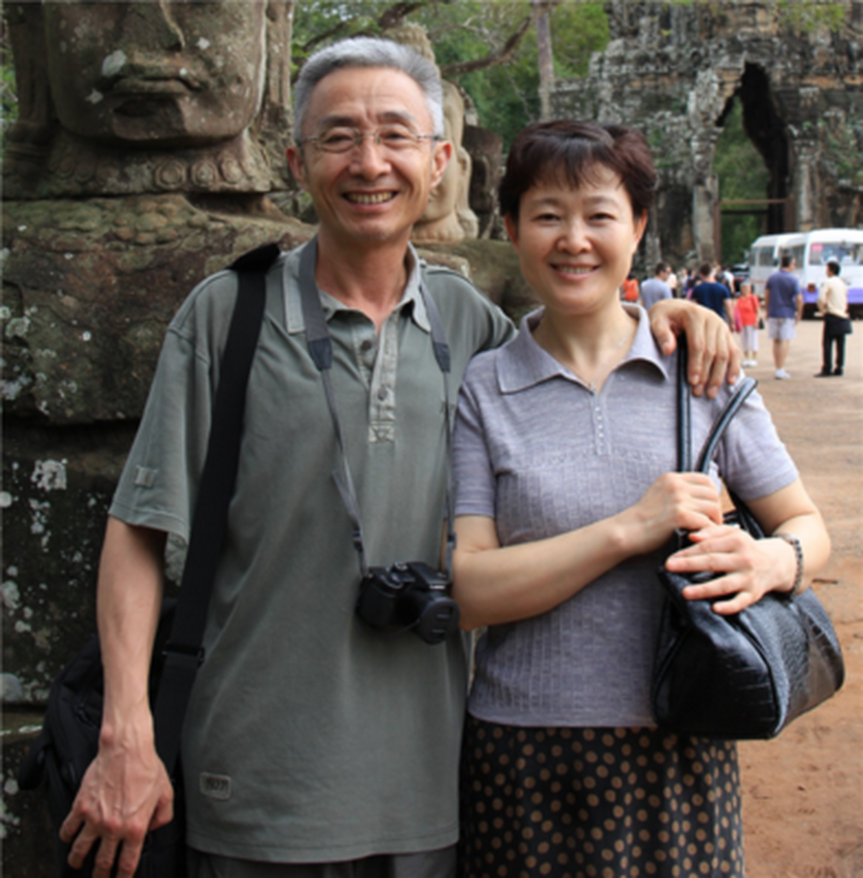 戴建业教授说:我老婆很漂亮,但我们两个三观不合,我是农村出生的,而她