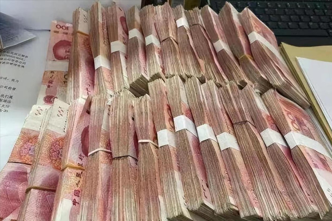 湖南廖炎秋落马:包养贴身秘书随时享用,充当保护伞,被判死刑