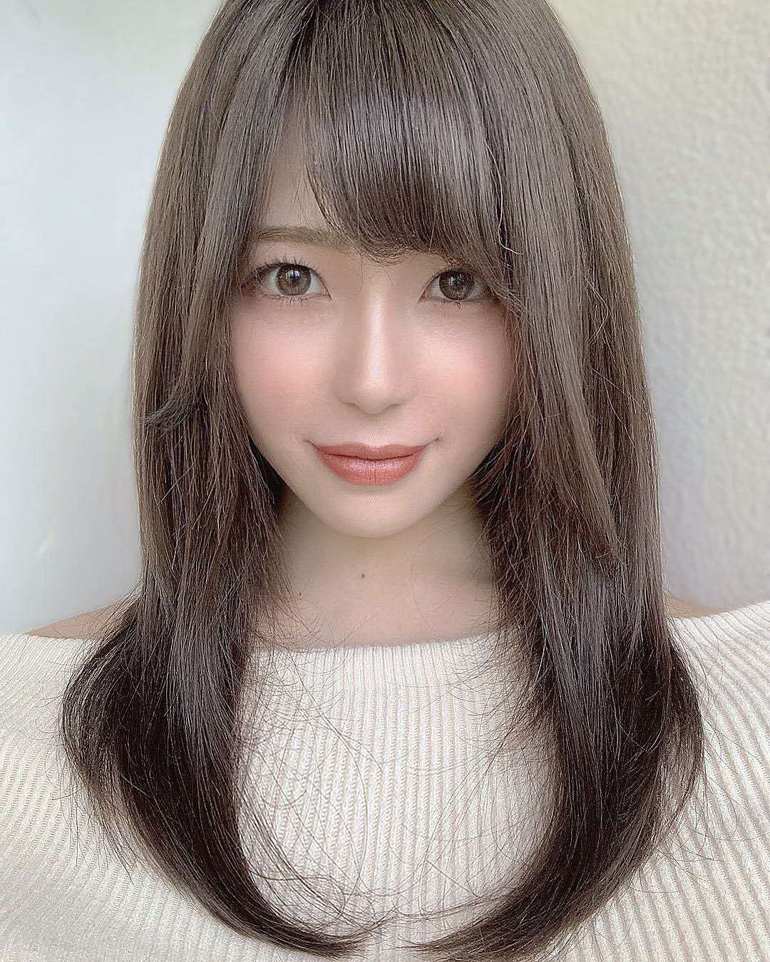 你适合烫发还是直发?关键看这三点选错发型显老又土气