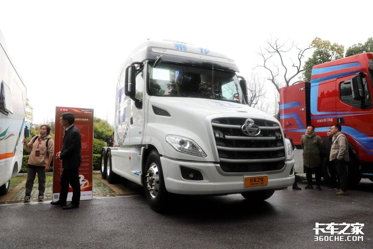 能洗澡能做饭还有1.4米宽双人床,乘龙t7房车颠覆你对卡车的认知