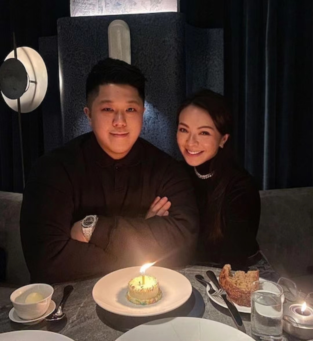 依旧贵气!王灏儿富贵男友破产后仍现身高级餐厅,身形较以往消瘦