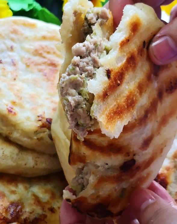 一斤面9两水,不揉面不擀面,做出的发饼就是好吃!3个都不够吃