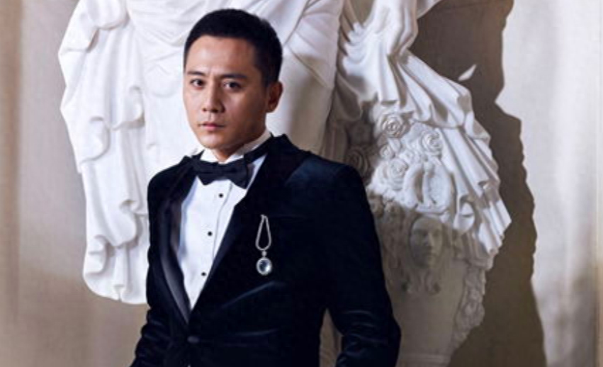 在与张杰恋爱之前,谢娜与刘烨两人在拍摄电视剧《幸福街》时,就有了