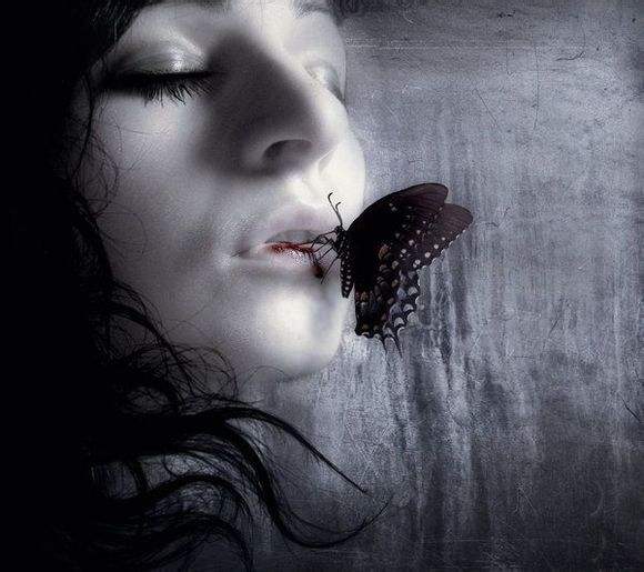 《民间诡闻实录》我继承奶奶衣钵,成了一个男接阴婆,9.2评分