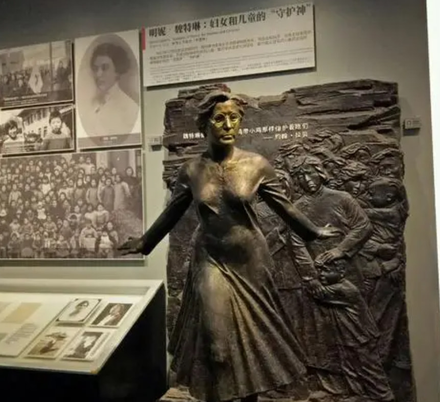 《金陵十三钗》的女主玉墨,代女生受辱活到最后,历史有她的原型