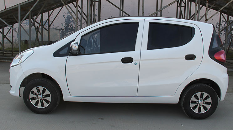 老头乐版的奔奔,油电两用不用担心续航,农村家用小车分享