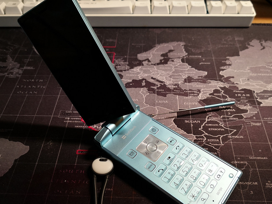 电子怀旧之旅(9)-日系安卓的遗珠 - 夏普007sh