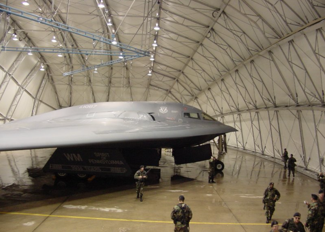 美国b2轰炸机,问世近30年未被仿制,24亿造价就是第一难题