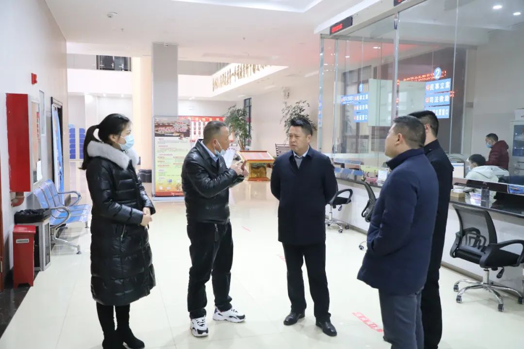 县委副书记,县委政法委书记周贵平到长顺法院调研诉源治理工作