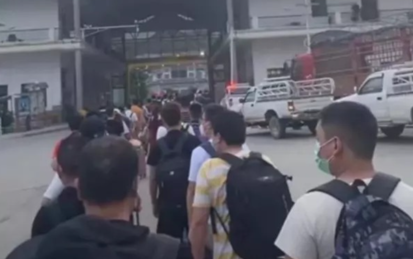 当奴工,做性奴,割器官:5000万现代奴隶,人口黑市到底多可怕?