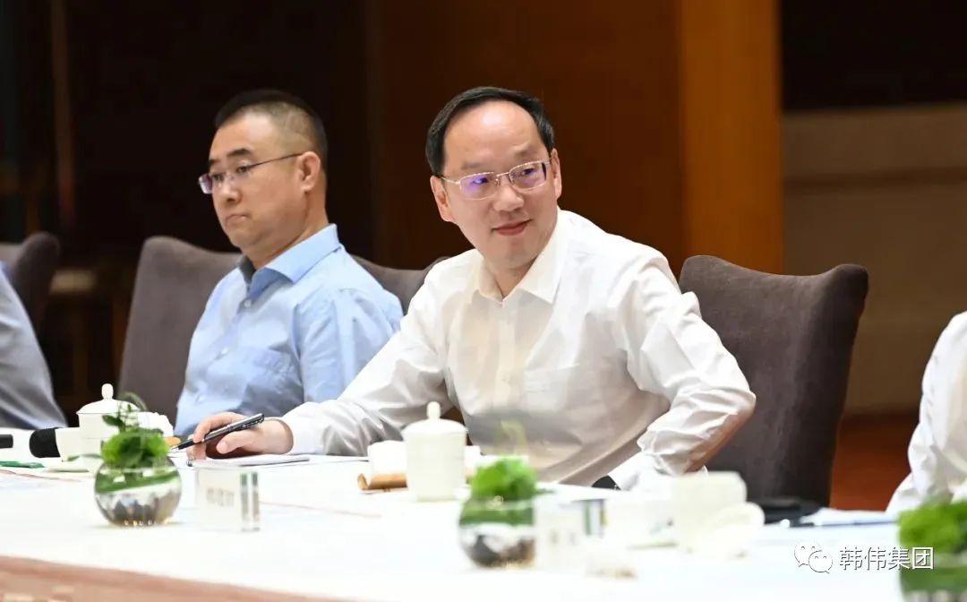 韩伟集团总经理韩建初参加辽宁省民营企业家代表早餐会