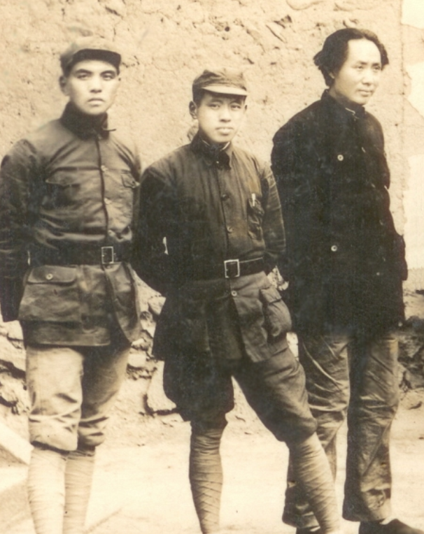 红六军团被改编成359旅,旅长不是萧克王震,而是一位背景深的人