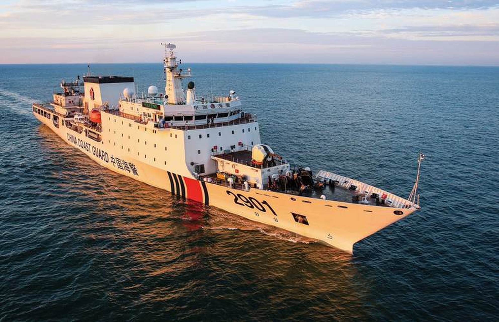 在菲律宾三番五次试图加固仁爱礁"坐滩"军舰,企图侵占我南沙群岛领土