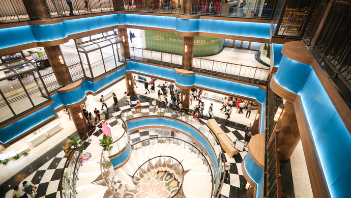 豫园又变年轻了,"豫园百货"全新亮相带市民游客们玩"穿越"