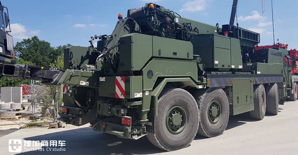 利勃海尔展出g-bkf救援起重机,带您好好看看这款战地机甲怪兽