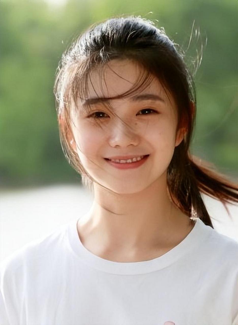 谋女郎刘浩存:容貌清秀笑容甜美,为何却被观众反感?