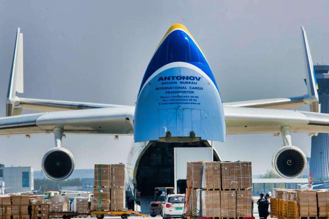 全世界最大的一架飞机,中国只有一家机场能起降,全球仅此一架!