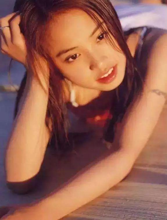 蔡依林43岁了,看看她19岁时的写真有什么不一样