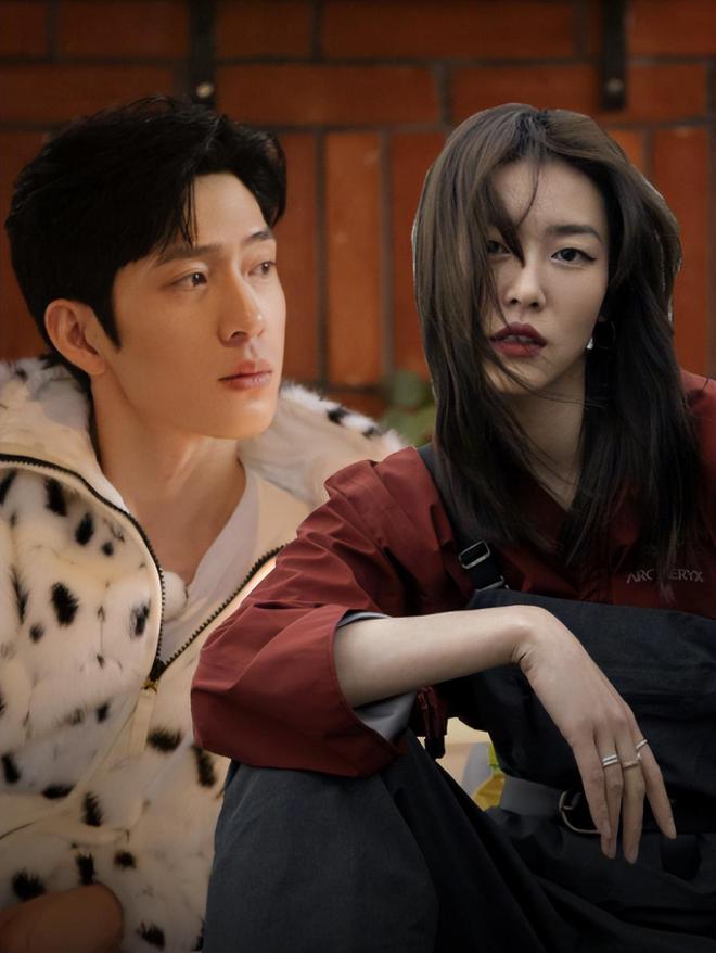 大瓜!曝井柏然刘雯已在圈内公开婚讯!无名指已戴上同款戒指