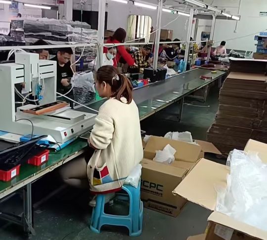 工厂物料员不愿意从事普工岗位.文员:你们辞工我不会批准