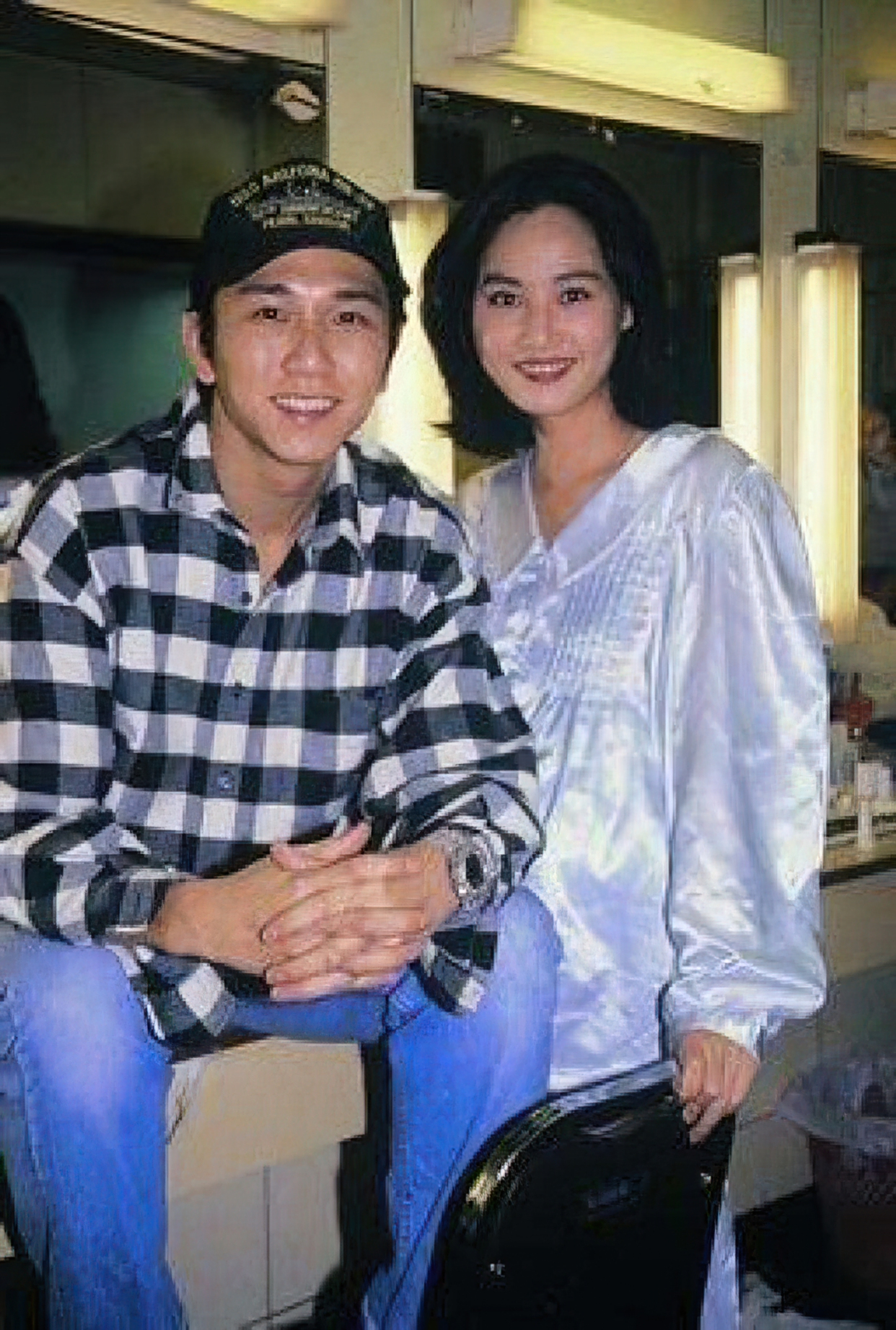 徐华凤:做7年小三挤走原配,踏进豪门3年,患癌长瘤死在丈夫怀中