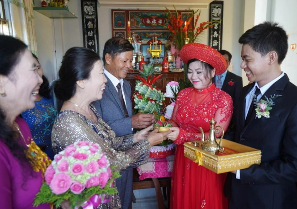 越南新娘产业链:20万买个"听话老婆",一条龙服务,当真靠谱?