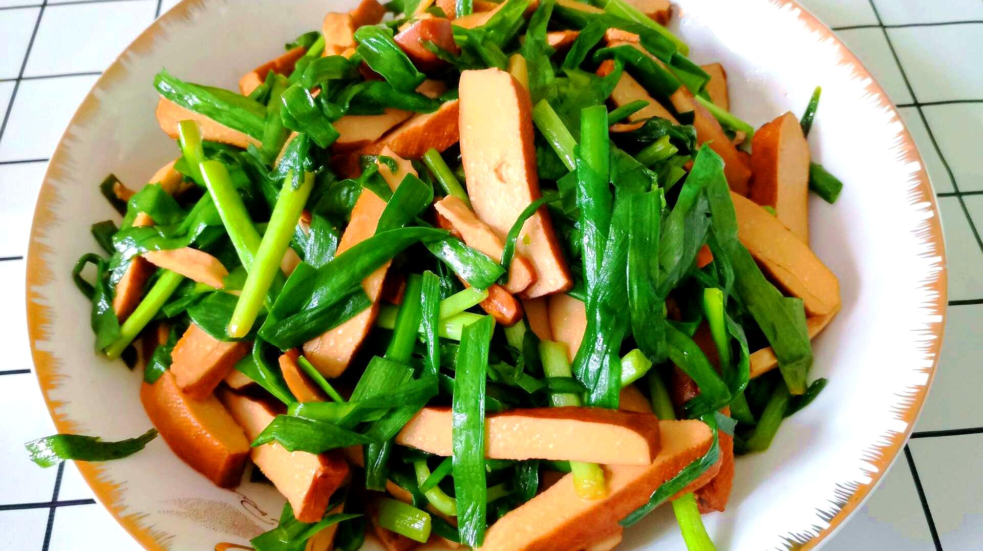 韭菜炒香干:口感爆棚,营养超群,吃出新境界!