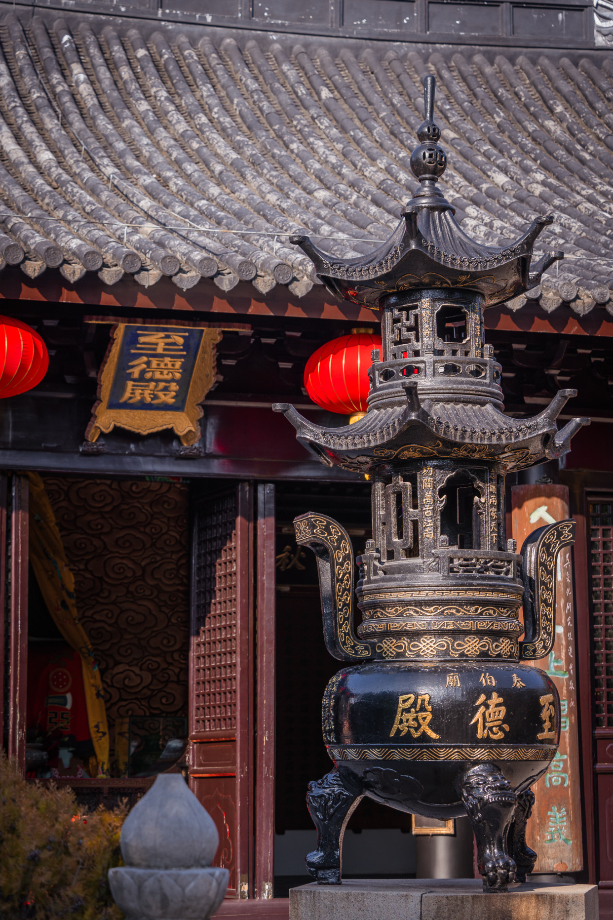 初夏午后无锡新吴泰伯庙 光影斑驳仿佛沉淀了岁月