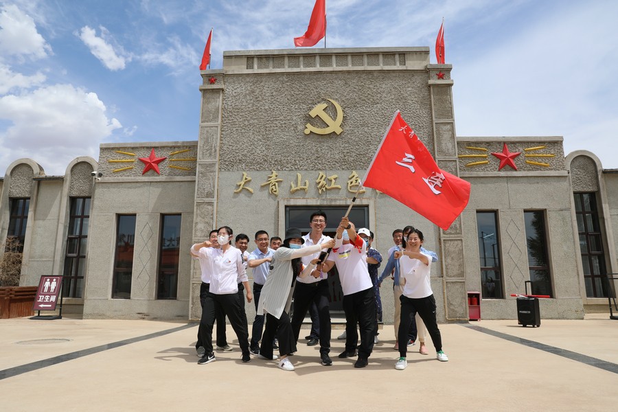 组建“连队”  记者 张杨摄影