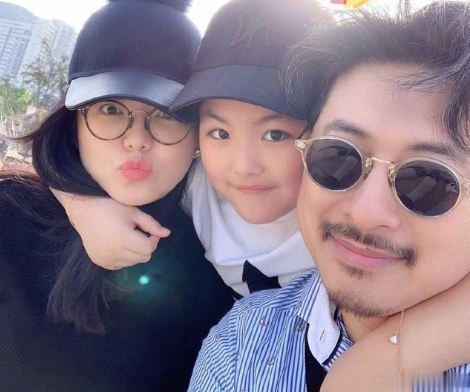 王诗龄晒书法作品,看到她写的字,"富养"的意义就在于此