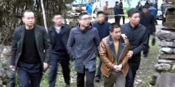 徐力落网记:浙江第一悬案嫌犯,逃亡22年,住豪宅迎娶校花